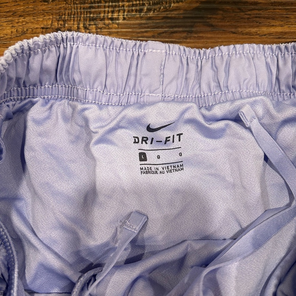 ‼️SOLD‼️ like new nike shorts - Picture 3 of 3